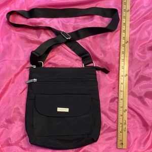 Great black Baggallini crossbody